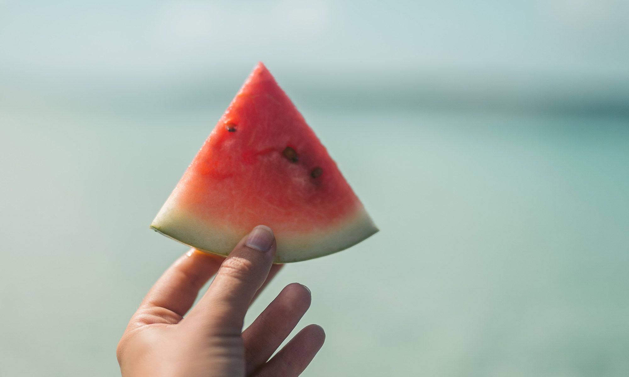 Ein Stück Melone ist erfrischend